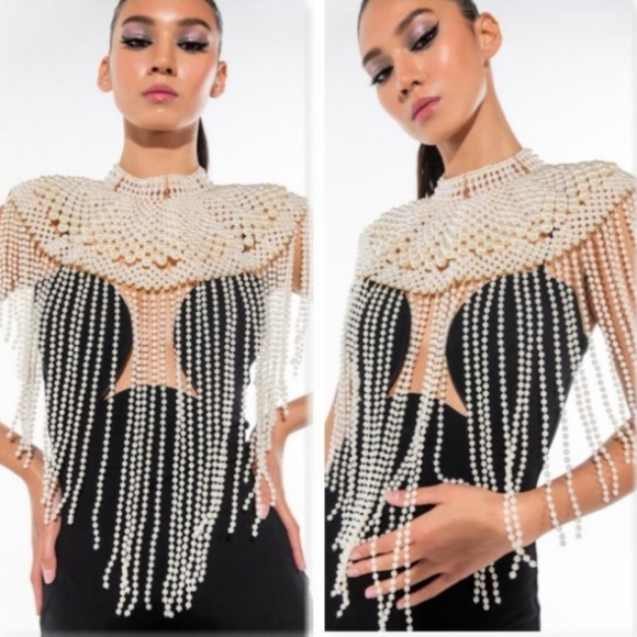 AKIRA Accessories - White Pearl necklace/shawl Shoulder Body Chain - a must see! Beautiful.